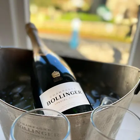 The Marton Arms Inn 3*