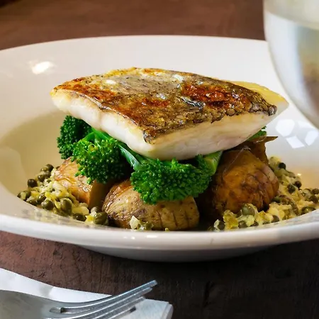 אורחן The Marton Arms