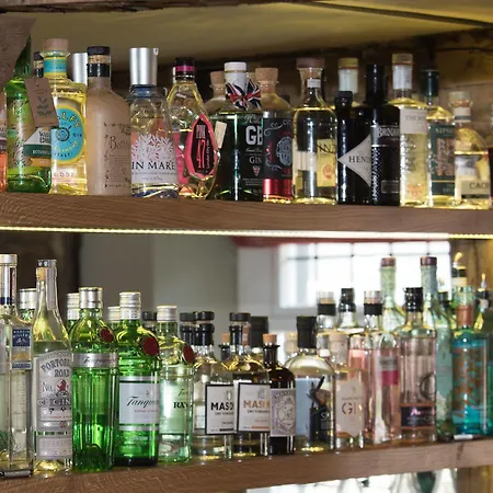 The Marton Arms 3* אינגלטון